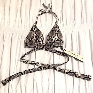 NWT vitamin a snakeskin sirena wrap top